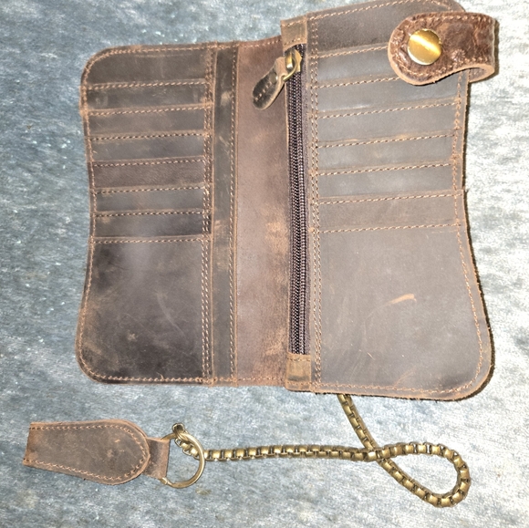 Vintage Leather Tiger Embossed Biker Wallet - Picture 3 of 3